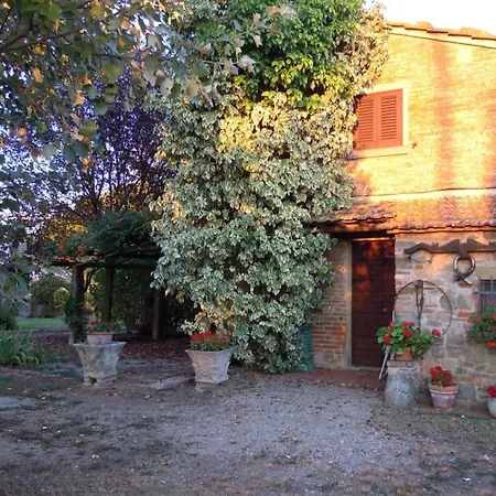 Apartment Le Casine-perignano-spinelli Sleeps 6 *