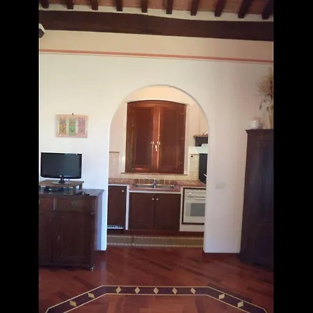 Le Casine-perignano-spinelli Sleeps 6 Apartment
